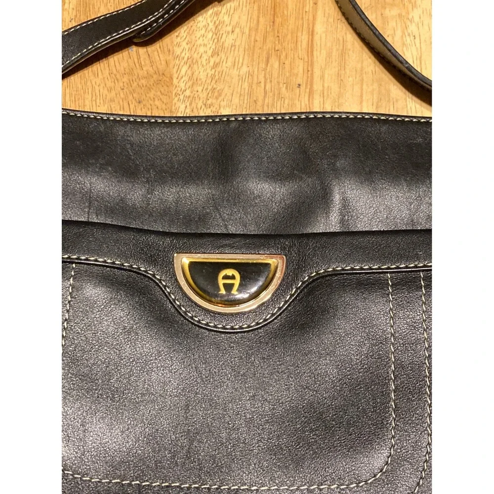 Etienne Aigner Black Leather Crossbody Bag Gold Logo Stitch Detail Hobo